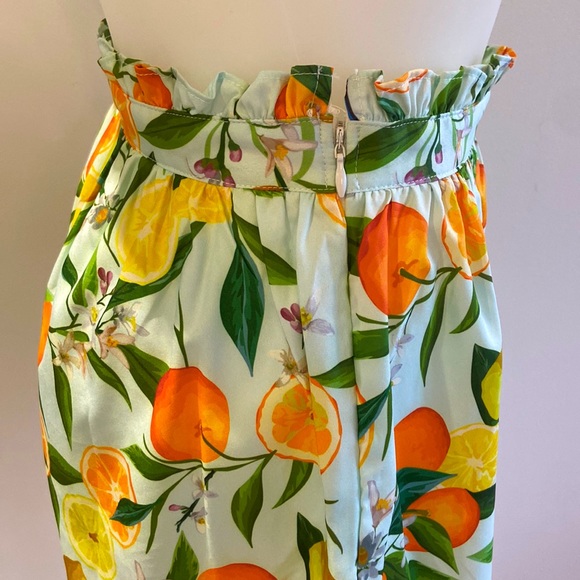 NWOT Citrus & Floral Crop Top With High Waisted Shorts Summer Set - Picture 6 of 7
